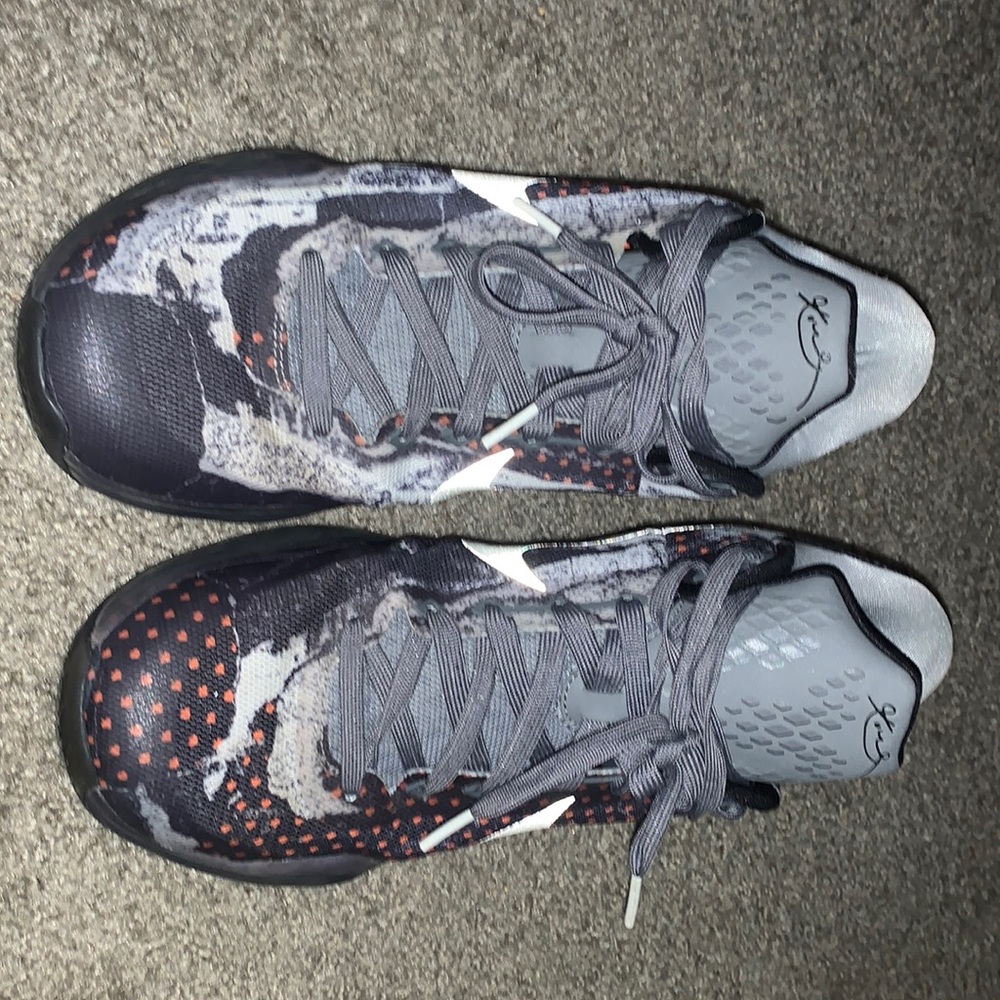 Size 12 Kobe 10 “Pain” 7.9/10 condition
